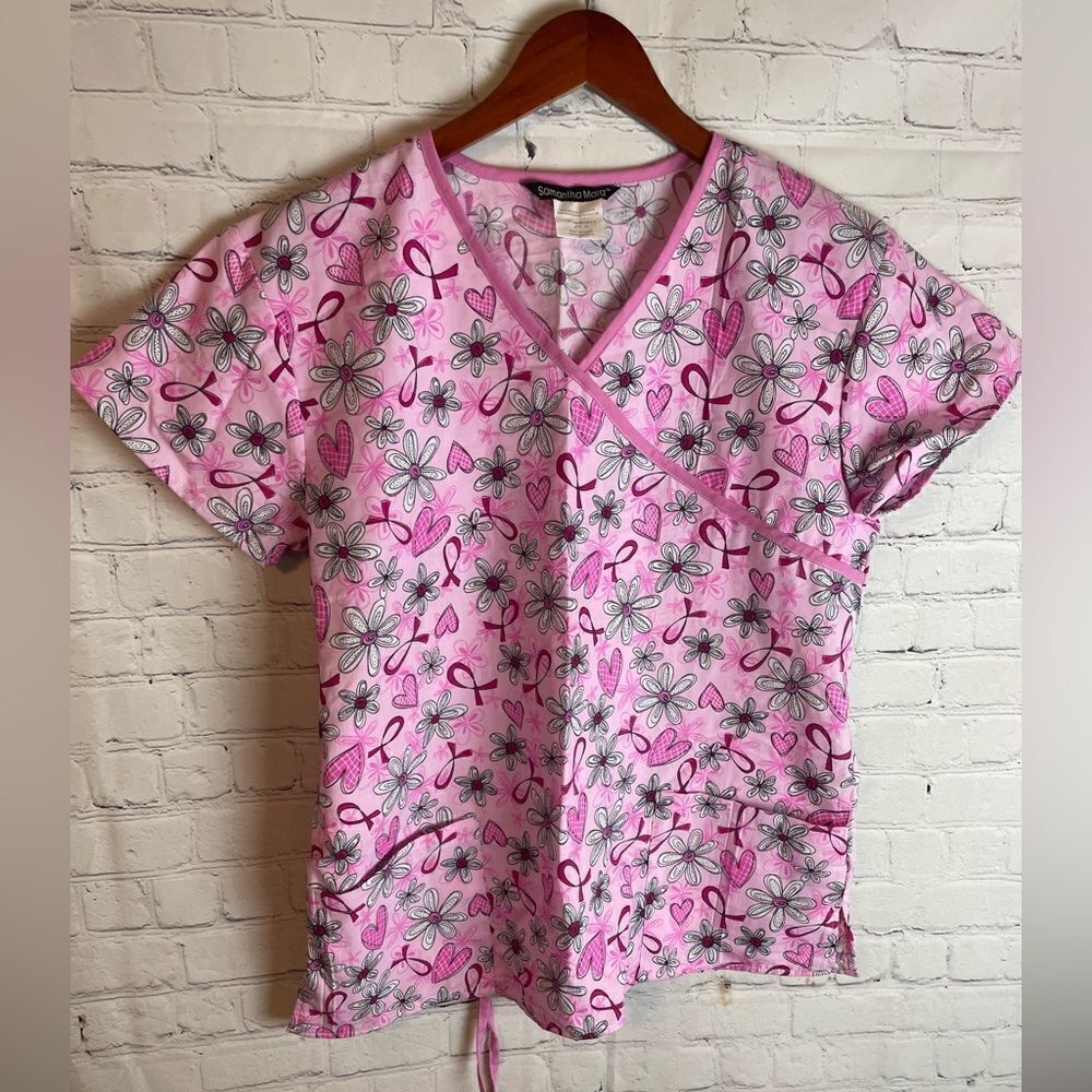 Samantha Mara Scrub Top Medium Pink Breast Cancer Awareness Hearts Flowers Cute